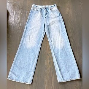 (NEW)Fashion Nova Light Wash Wide Leg Jeans